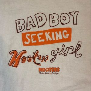 Unique "Bad Boy Seeking Hooters Girl" Casino Hotel Las Vegas T-shirt Sz M